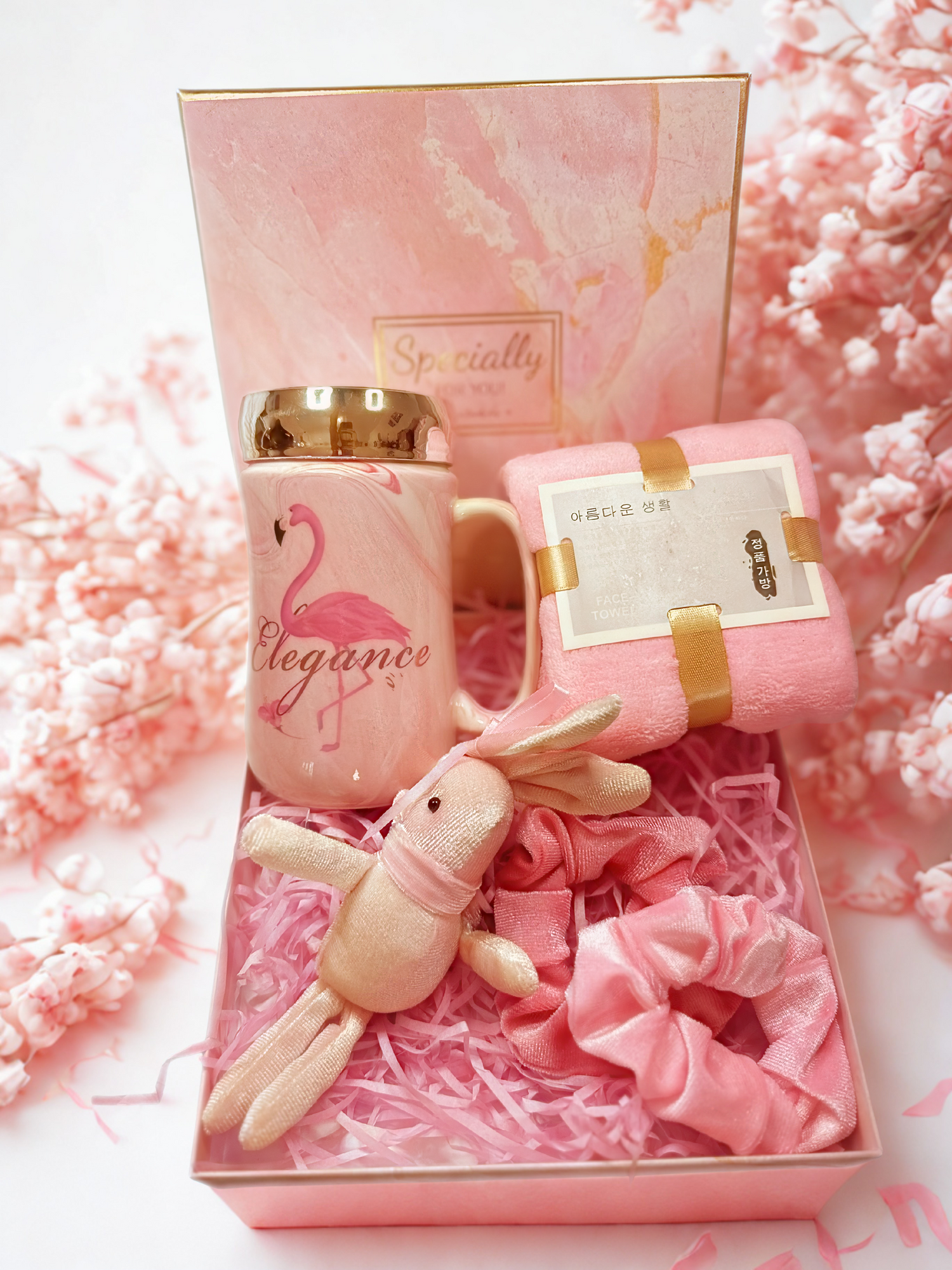 The Perfect Gift Box for Her – Thoughtful Treats She’ll Love”