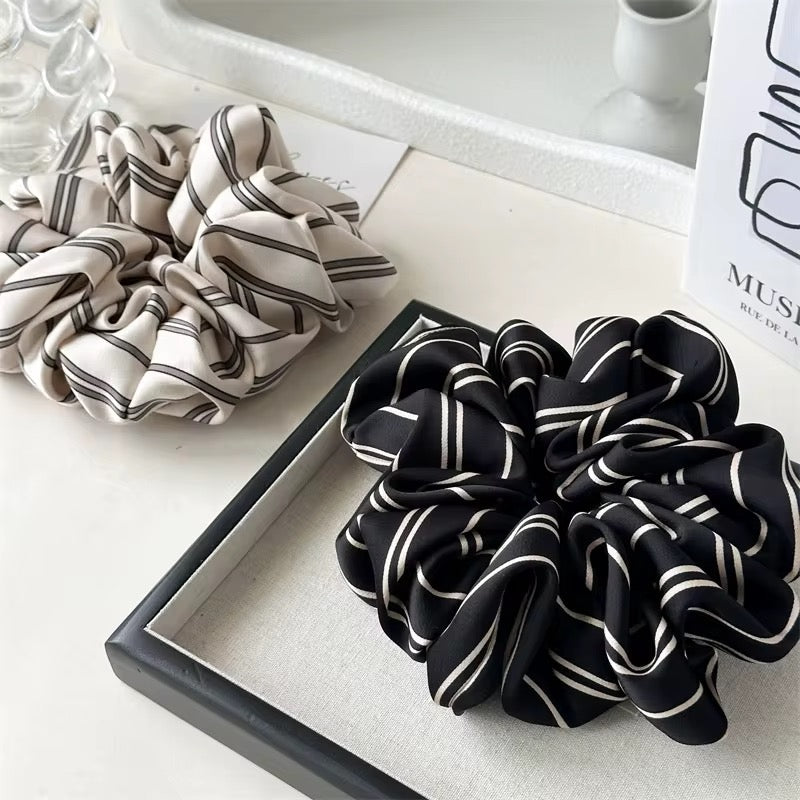 (Bundle of 2pcs) XXL scrunchies fashionable Satin Plaid Large Scrunchies Elastic Hair Band Hair Accessories for Women (16cm)